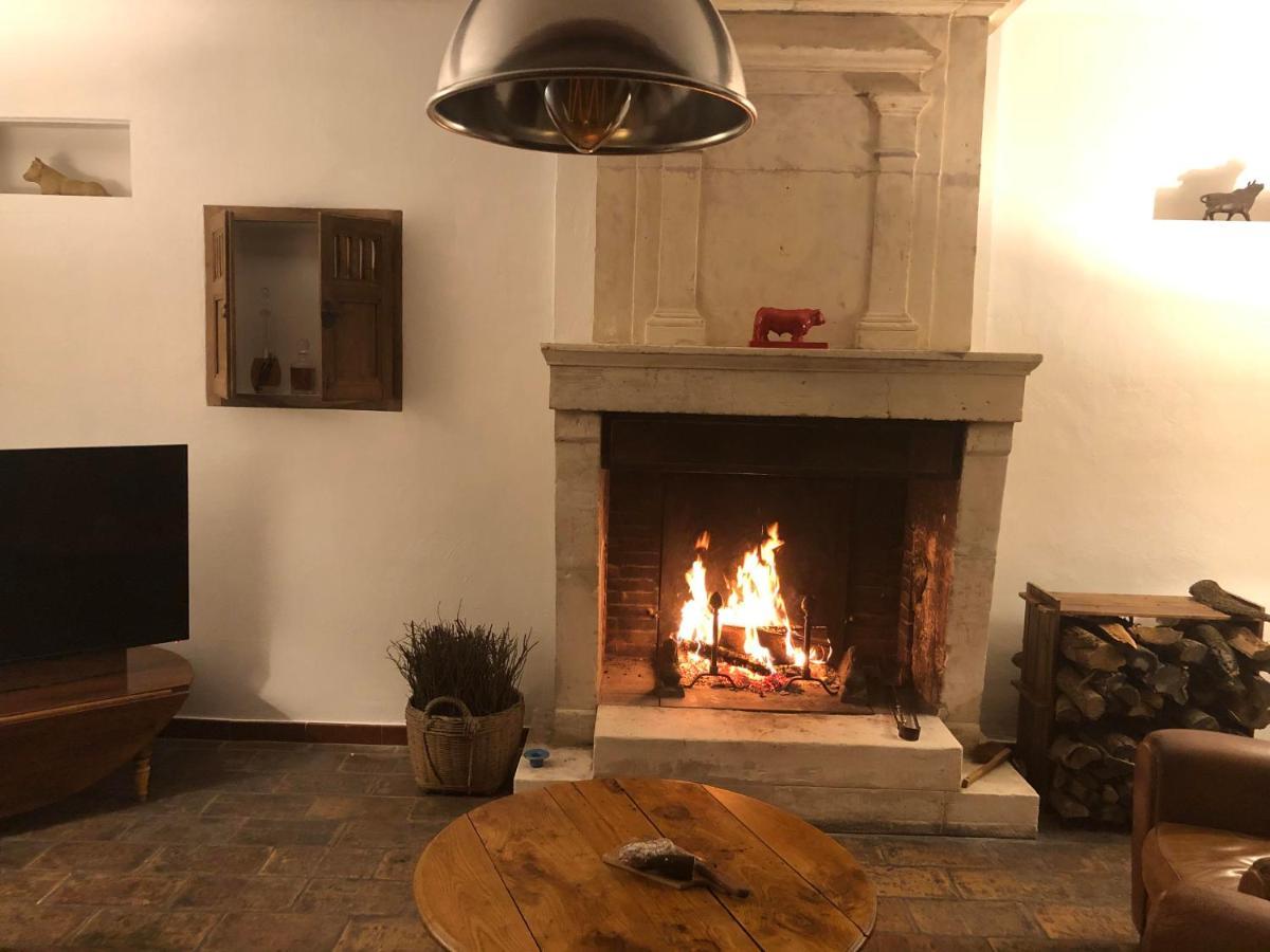Le Mas de Trévouse Saint-Saturnin-lès-Avignon Esterno foto