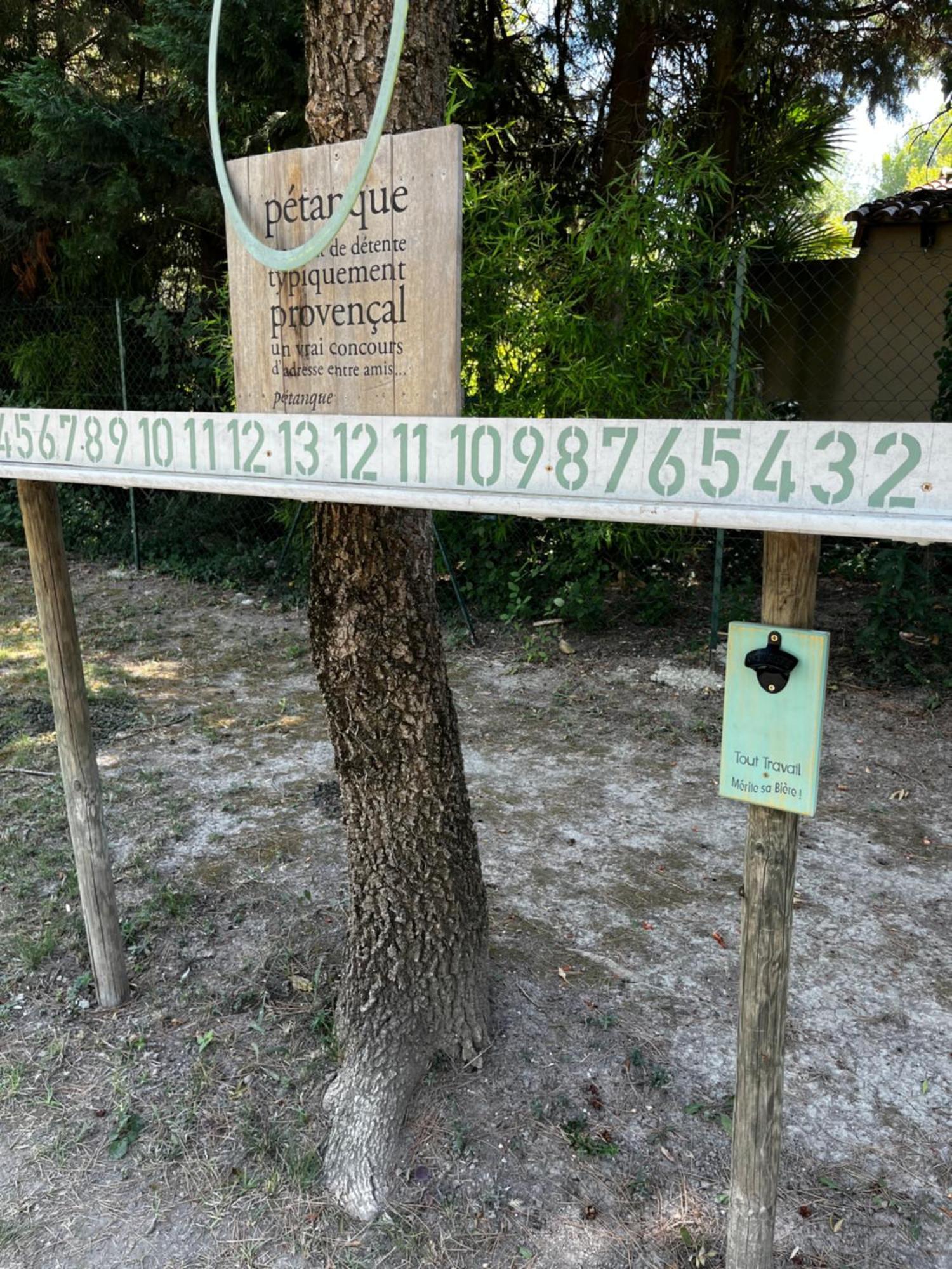 Le Mas de Trévouse Saint-Saturnin-lès-Avignon Esterno foto