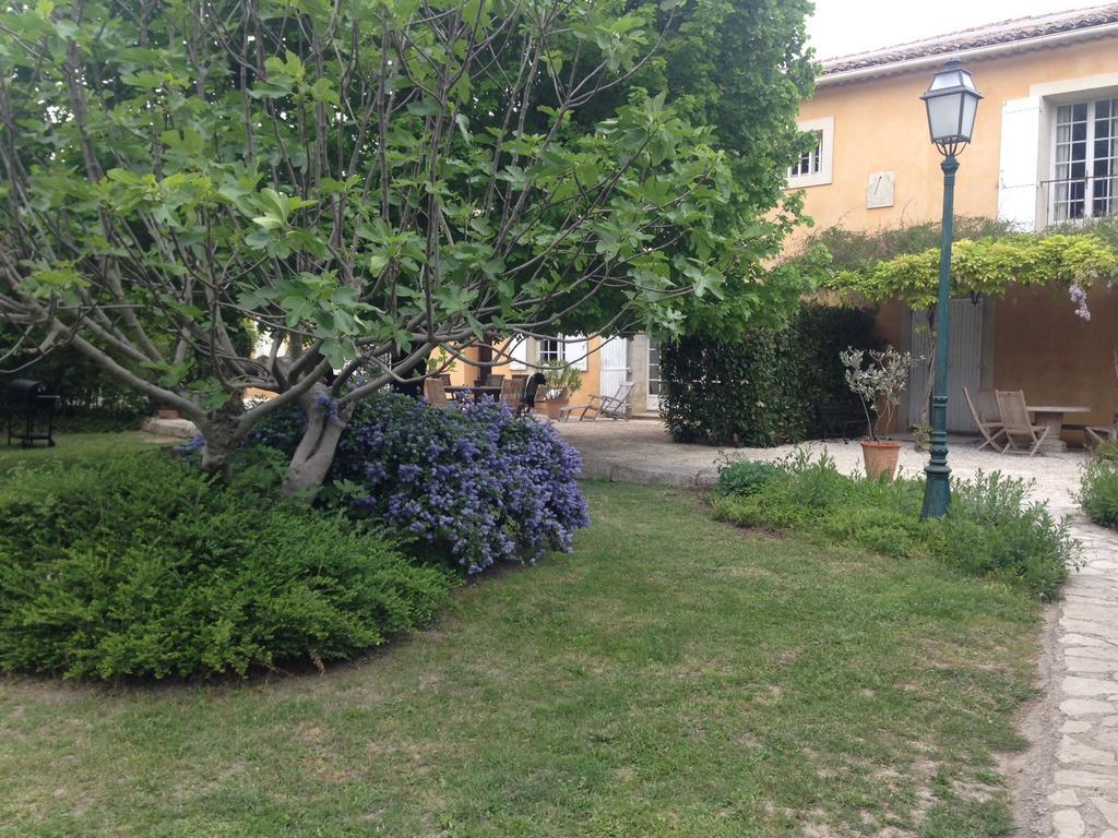 Le Mas de Trévouse Saint-Saturnin-lès-Avignon Esterno foto