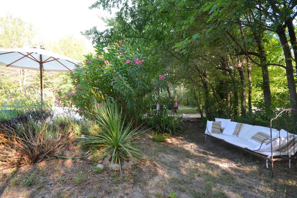Le Mas de Trévouse Saint-Saturnin-lès-Avignon Esterno foto