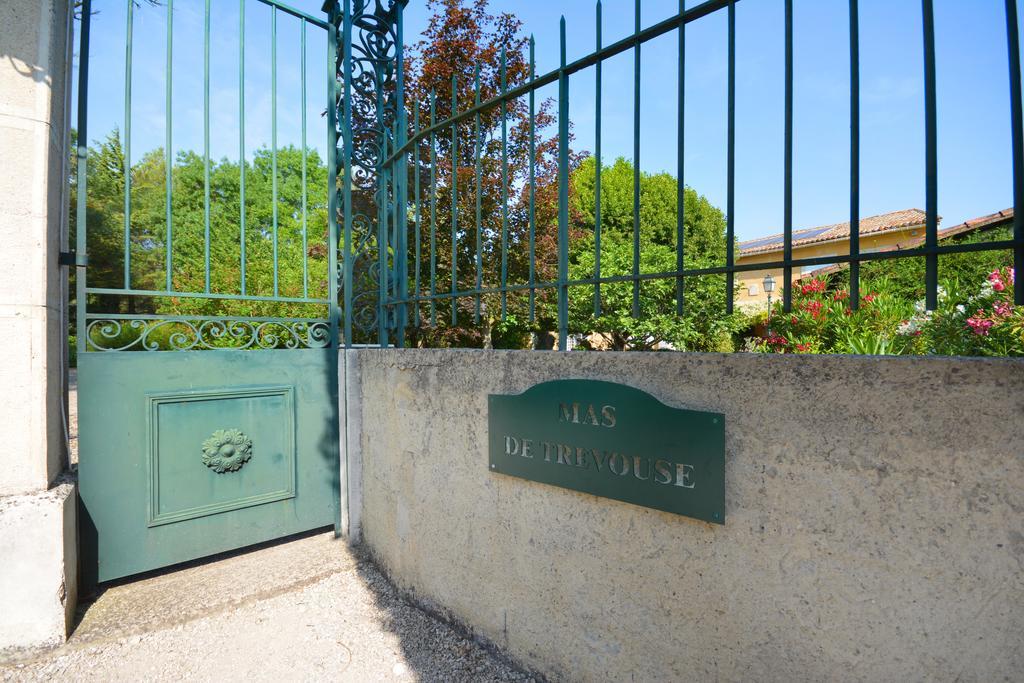Le Mas de Trévouse Saint-Saturnin-lès-Avignon Esterno foto