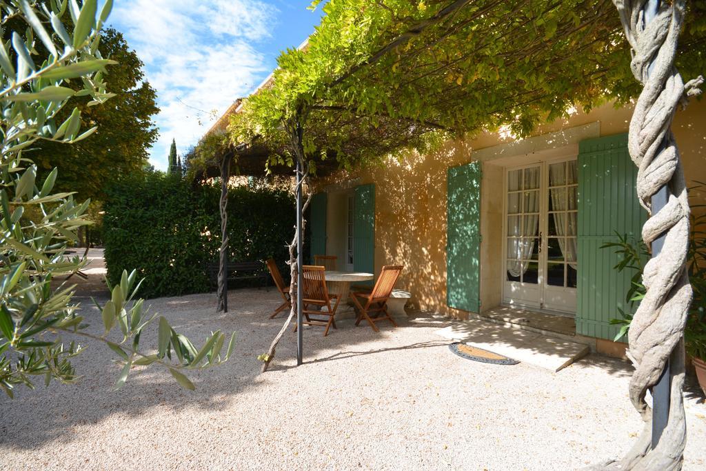 Le Mas de Trévouse Saint-Saturnin-lès-Avignon Esterno foto