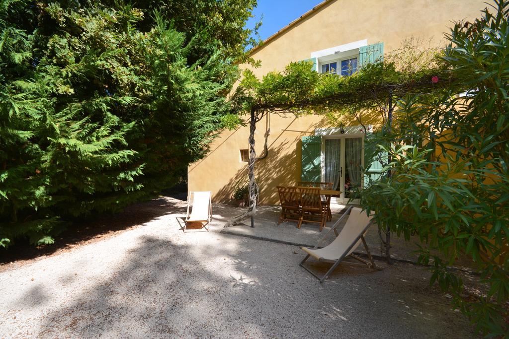 Le Mas de Trévouse Saint-Saturnin-lès-Avignon Esterno foto