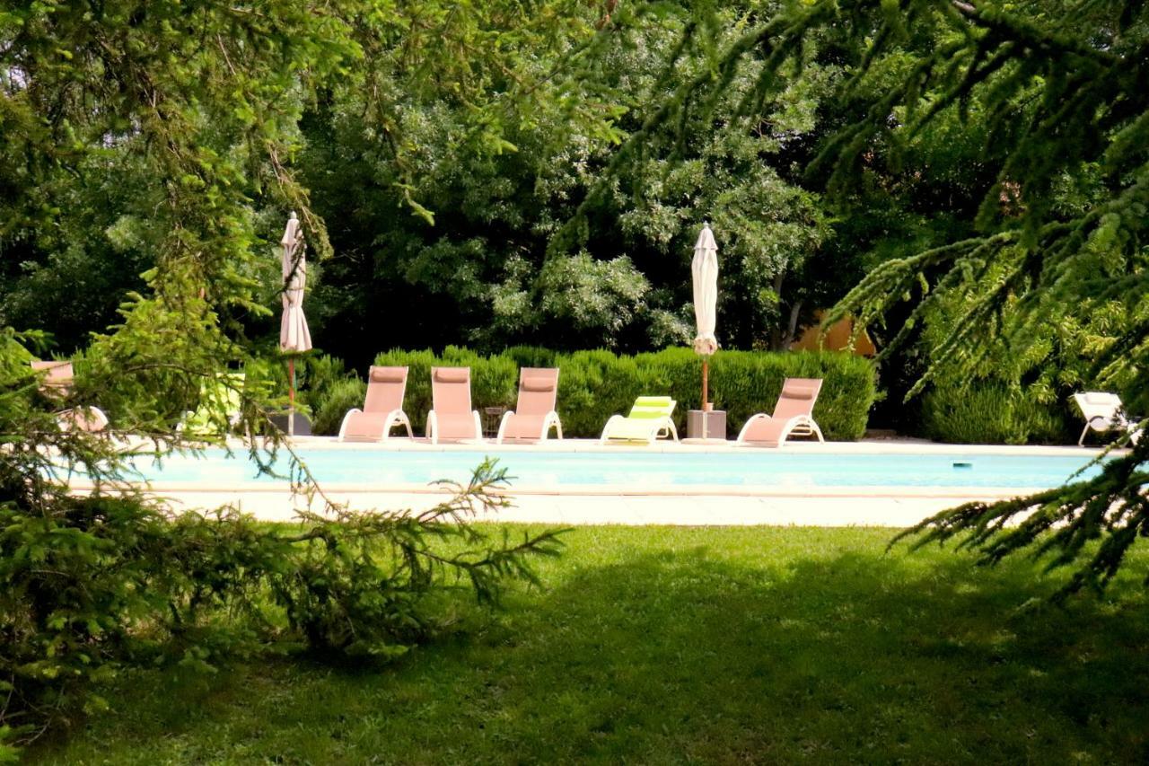 Le Mas de Trévouse Saint-Saturnin-lès-Avignon Esterno foto